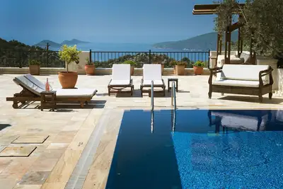 Image de Villa de luxe à Kalkan avec 2 piscines et maison d'hôtes idéale pour les amis ou les familles