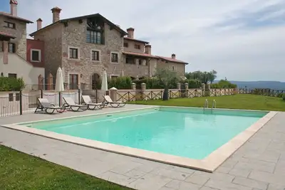 Image de Un appartement bien aménagé dans le sommet de la colline ‘Borgo’ situé dans la magnifique campagne de l’Ombrie