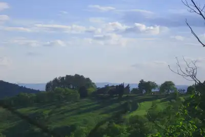 Image de Hilltop Farmhouse avec vue sur la campagne: 5 lits (+2)