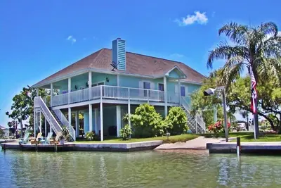 Image de Best View Waterfront Home -Premier PĂŞche-Beach & Pool Fermer