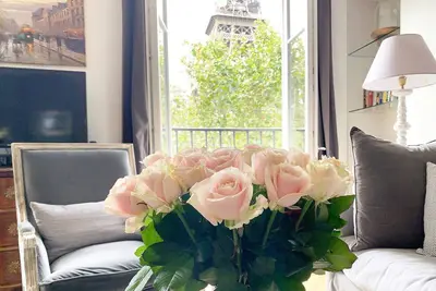 Image de Vente! Élégant 3-lit avec des vues spectaculaires sur Eiffel, luxe de la rive gauche parfait
