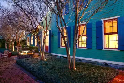 Image de 3br / 2ba - Superbe 1838 Creole Cottage, superbe rénovation Designer, Hip Local