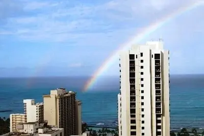 Waikiki Banyan Ocean Deluxe Condo, certifié par le gouvernement pour les locations à court terme