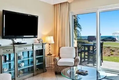 Beach Retreat 102 Beach Condos In Destin 3/2 Sleeps 9 updated
