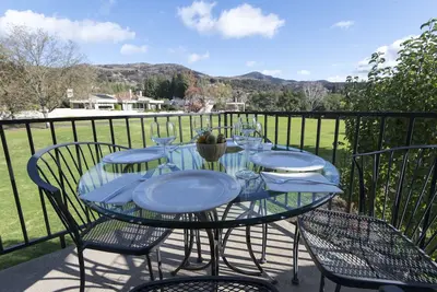 Image de Superbe Silverado Condo donnant sur le terrain de golf Ă Exclusive Oak Creek