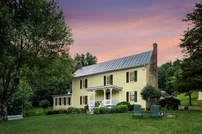 Image de Retraite superbe famille \/ amis, 110 acres privés, maison historique rénovée
