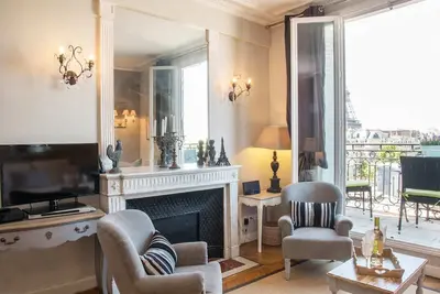 Image de Vente! Superbe et lumineux, 6 couchages, avec grand balcon et vue exceptionnelle sur Paris