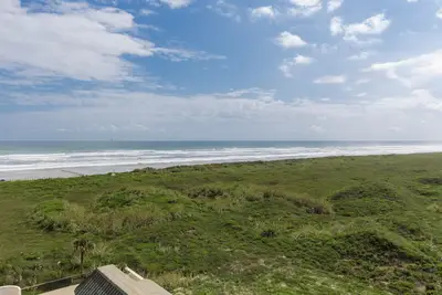 Condo récemment rénové avec vue sur le golfe! !