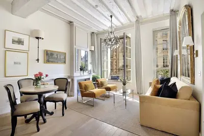 Image de Vente! Perfect Luxe Adorable pour 2! Ile de la Cité-Notre Dame-Ac-Wifi-Ascenseur-Cafés