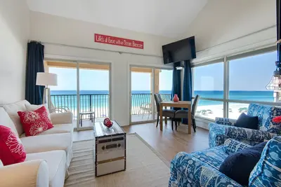 Image de 10-17 août Ouvert! Front de mer ~ West End ~ 2 King Msters ~ Piscine ~ Chaises de plage gratuites