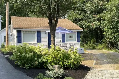 Image de Classique Maine Beach Cottage - Au coeur d'Ogt. Village, Marchez vers tout