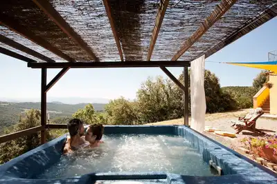 Image de Appartement pour 4 personnes dans une ferme toscane dans la nature Ă 15 'de la mer.