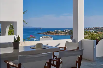 Image de Maison de Dionysos avec vue imprenable sur la mer, Ă 50m de la plage de sable de Logaras