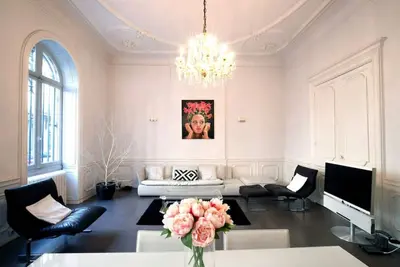 Image de Luxueux appartement d'époque près des magnifiques jardins de Bordeaux
