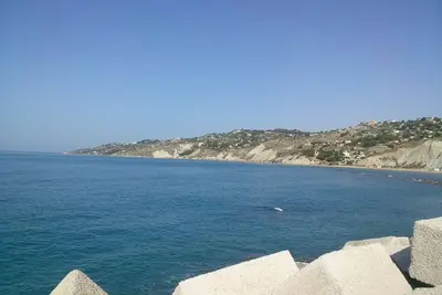 Image de Suite 60 Sqm Dans Quartier Calme Proche De La Mer