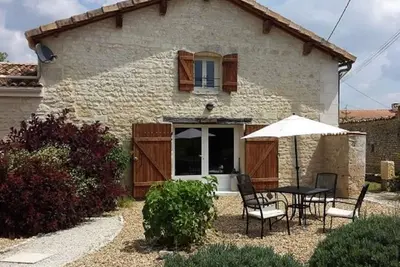Image de Élégant Gite Familial, Localisation du Village, Grange de jeux. Nouvelle Piscine pour 2019