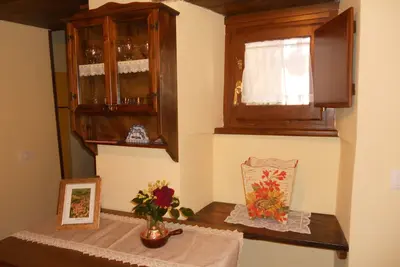 Image de Petite villa en pierre avec jardin dans un village de montagne caractéristique