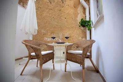 Image de alcôve d'amore à quelques pas du port, à 15 minutes de Scopello et du Zingaro