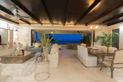 4 saisons \/ portes intérieures + front de mer + vues incroyables + chariot gratuit + femme de ménage \/ cuisinier