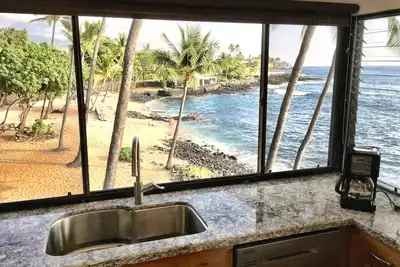 Image de 2br / 2ba Kona Reef Ocean & White Sand Beach de chaque pièce