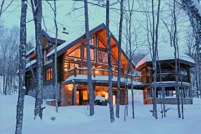 Image de Loghome Waterfront: Théâtre, Billard, Baby-foot. Près de la station de ski (3 minutes)