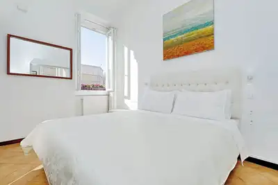 Image de Chic moderne, récemment rénové Situation Parfait centrale (Wifi gratuit)