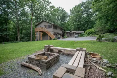 Image de Voir La VIDÉO - Waterfall Lodge - Spa et cascade sur la rivière avec 7 chambres à coucher!