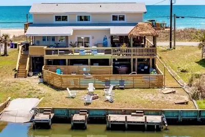 Image de Canalfront & Océan dégagé, Animaux admis, Piscine, Dock, bar tiki, rampe