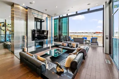 Image de Maison de l'année récompensée par un style de complexe hôtelier de luxe 5 étoiles