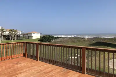Image de Magnifiques vues sur la plage, immense terrasse. Wifi gratuit et câble