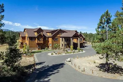 Image de 14 chambres 14 salles de bain Mega Mansion w / Pool -DIscounts tout juin
