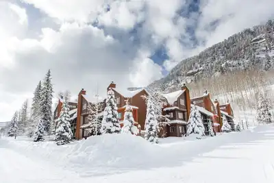 Image de Spectacular 1 Br Mountain Condo - Rénové - Vues - Super prix!