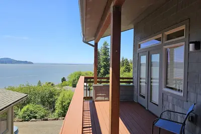 Image de Luxurious Home W / Bay & Ocean Views - 2 of 3 Bdrms Masters!