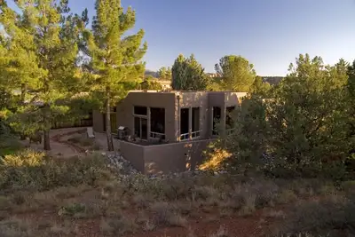 Image de Sedona Home haut de gamme près des sentiers de randonnée