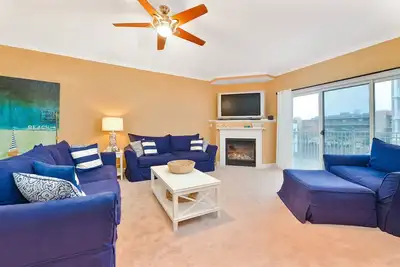 Ocean View Sanctuary dans le nord de l'Oc! 1/2 pâté de maisons de la plage, 3 Bd, Hbo, Showtime, Pool!