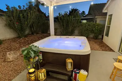 Image de Confortable Las Vegas Desert Retreat - Téléviseur Hd - 155 $ / nt - Jaccuzzi / Spa - Animaux Ok