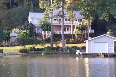 Image de Maison De Luxe Au Lac Avec Piscine Et Location De Bateaux