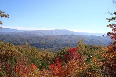 Image de Vivez l'expérience dans les Great Smoky Mtns! Profitez d'une cabine calme sur Bluff Mtn