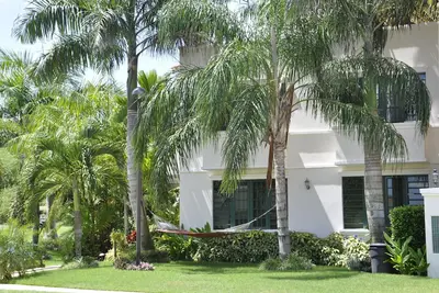 Image de Villa exclusive des Caraïbes \/ Jacuzzi sur le toit \/ Plage privée \/ 24 Sécurité \/ 5 étoiles