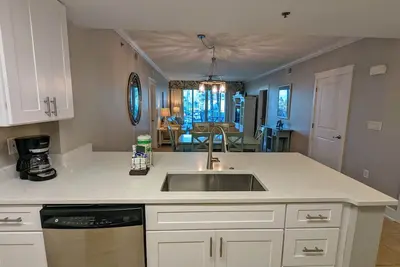 Image de Splash Pool Level! Tout Tuile! 2 lits du roi! BunkDoor! 50 \"Tv avec Netflix & Pandora!