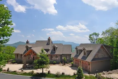 Image de Plusieurs millions de dollars Designer Mountain Estate