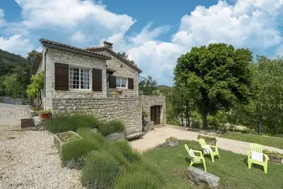 Image de Maison de vacances à Montclus proche rivière