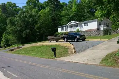 Image de Lake View Home-Fishing-Lowes Motor Speedway-Nc State Zoo-Old North State Golf Cl