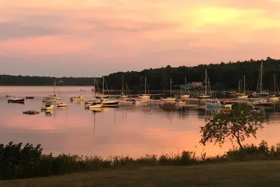 Image de Belle Antique Waterfront Property Sur Round Pond Port - 7 personnes