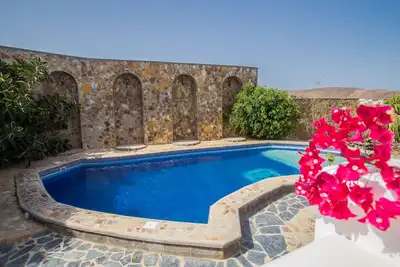 Image de Magnifique villa de luxe privée de 4 chambres avec de superbes vues sur la mer et la montagne