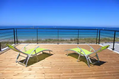 Image de Villa de la plage à Plouescat, superbe vue mer, les pieds dans l'eau