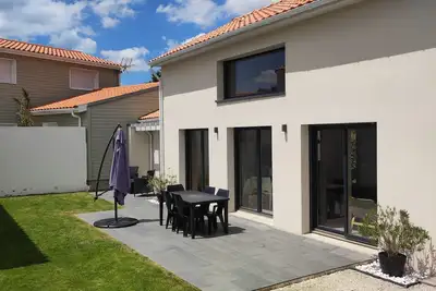Image de Maison récente tout confort à 400m de la plage avec grande terrasse