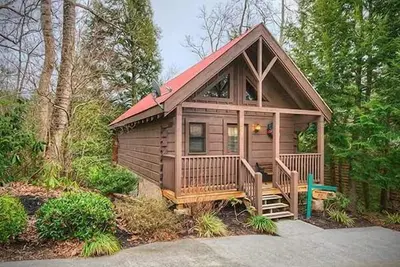 Image de Idéal pour les couples. . Super endroit. Près de Downtonwn Gatlinburg.