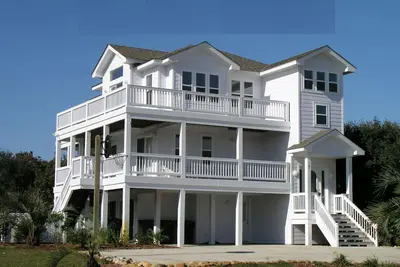 Image de Dolphin Inn-7br, avec piscine, spa et bateau pirate avec salle de sport / golf. Animaux acceptés et pirate