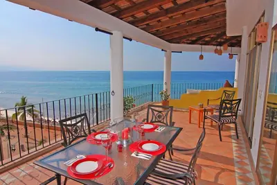 Image de ! ! Beachfront In The City Center! April Special, Only 325\/Nt! !